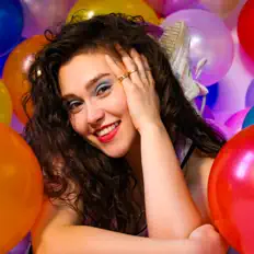 Luister naar Rosie Dean, bekijk muziekvideo's, lees de bio, bekijk de tourdata, en meer!