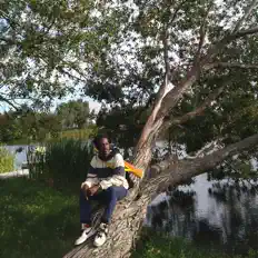 收听 AGE AJ、观看音乐视频、阅读小传、查看巡演日期等 ！