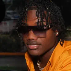 收听 Xquizit、观看音乐视频、阅读小传、查看巡演日期等 ！