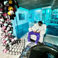 Dengarkan Yung Kidd Jay, tonton video musik, baca bio, lihat tanggal tur & lainnya!