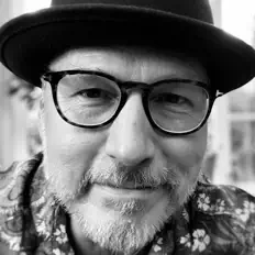 Evan Westerlundを聴いたり、ミュージックビデオを鑑賞したり、経歴やツアー日程などを確認したりしましょう！