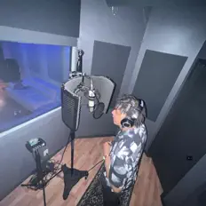 Dengarkan Cffjay, tonton video musik, baca bio, lihat tanggal tur & lainnya!