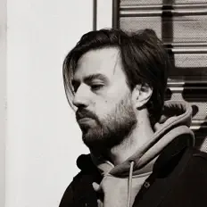 Neoplasmaを聴いたり、ミュージックビデオを鑑賞したり、経歴やツアー日程などを確認したりしましょう！