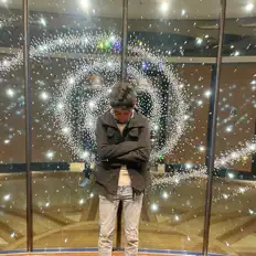 聆聽 Playboi SHVA、觀看音樂影片、閱讀小傳、查看巡演日期等！