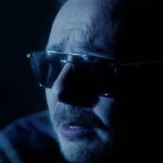 Escucha a Young George, mira vídeos musicales, lee la biografía, consulta fechas de giras y mucho más.