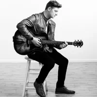 收听 undefined、观看音乐视频、阅读小传、查看巡演日期等 ！