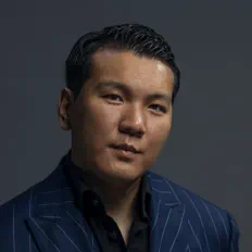 Orgilを聴いたり、ミュージックビデオを鑑賞したり、経歴やツアー日程などを確認したりしましょう！