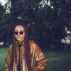 收听 Yada、观看音乐视频、阅读小传、查看巡演日期等 ！