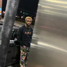 Escucha a ERIAZ, mira vídeos musicales, lee la biografía, consulta fechas de giras y mucho más.