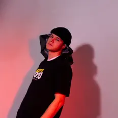 Ouve DATRO, vê vídeos de música, lê a biografia, vê as datas da digressão e muito mais!