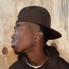 Ouve PMW Nosaj, vê vídeos de música, lê a biografia, vê as datas da digressão e muito mais!