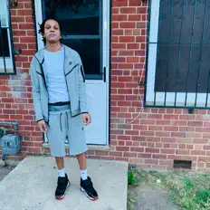 Gooney Goonを聴いたり、ミュージックビデオを鑑賞したり、経歴やツアー日程などを確認したりしましょう！