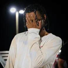 Hör dir YunoTheArtist an, schau dir Musikvideos an, lies die Biografie, finde Tourdaten und mehr!