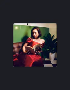 Poslechněte si interpreta Nhật Thanh, sledujte hudební videa, přečtěte si životopis, podívejte se na data turné a další informace.