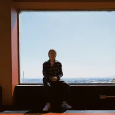 聆聽 Cliff Nassau、觀看音樂影片、閱讀小傳、查看巡演日期等！