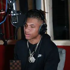 收听 CHIBI LOL、观看音乐视频、阅读小传、查看巡演日期等 ！