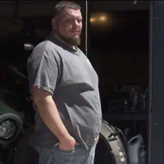 Jonathan Davis: песни, клипы, биография, даты выступлений и многое другое.