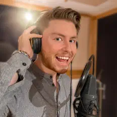 聆聽 Michael J、觀看音樂影片、閱讀小傳、查看巡演日期等！