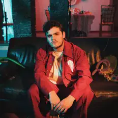 Poslechněte si interpreta Fran, sledujte hudební videa, přečtěte si životopis, podívejte se na data turné a další informace.