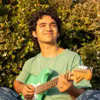 Ascolta undefined, guarda video musicali, leggi la biografia, vedi le date del tour & altro!