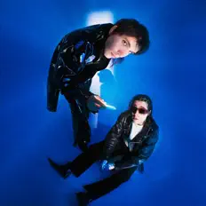 isla dinle, müzik videolarını izle, biyografisini oku, tur tarihlerini ve daha fazlasını gör!