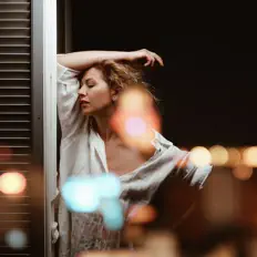 Ouve Natasha, vê vídeos de música, lê a biografia, vê as datas da digressão e muito mais!