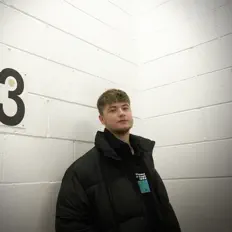 Ouve myabundance, vê vídeos de música, lê a biografia, vê as datas da digressão e muito mais!