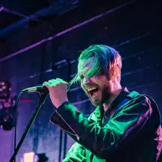 Danny Jaymesを聴いたり、ミュージックビデオを鑑賞したり、経歴やツアー日程などを確認したりしましょう！