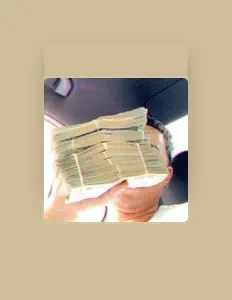 Dee Stackz: песни, клипы, биография, даты выступлений и многое другое.