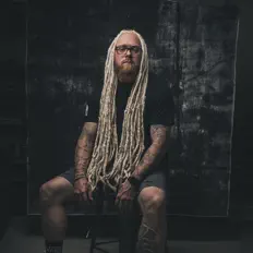 收听 Loxx、观看音乐视频、阅读小传、查看巡演日期等 ！