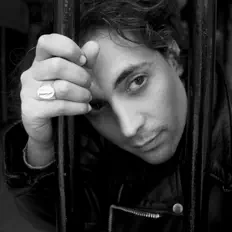Escucha a Marc Desse, mira videos musicales, lee su biografía, consulta las fechas de las gira y más.