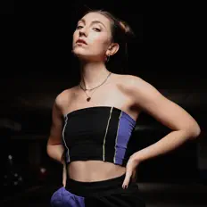 Lena Sue dinle, müzik videolarını izle, biyografisini oku, tur tarihlerini ve daha fazlasını gör!