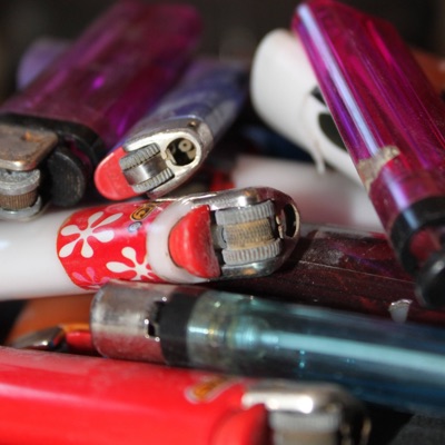 10 Lighters - Single