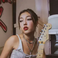 Ouve Anika Erickson, vê vídeos de música, lê a biografia, vê as datas da digressão e muito mais!