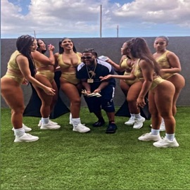 Where Ya At Girl (feat. Da Showman) King Mike