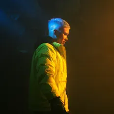 收听 Lil Waterboi、观看音乐视频、阅读小传、查看巡演日期等 ！