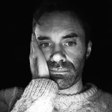 Ciaran Jeremiahを聴いたり、ミュージックビデオを鑑賞したり、経歴やツアー日程などを確認したりしましょう！