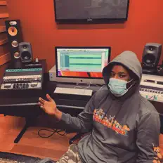 Clyde Cyrus을(를) 듣고, 뮤직 비디오를 보고, 약력을 읽고, 투어 일정 등을 확인하세요!