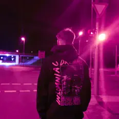 Ouça troses, assista a videoclipes, leia a biografia, veja as datas das turnês e mais!