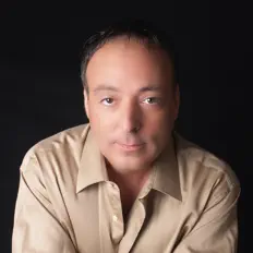 收听 Isadar、观看音乐视频、阅读小传、查看巡演日期等 ！