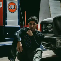 Posłuchaj wykonawcy RXCHY, obejrzyj teledyski, przeczytaj biografię, zobacz daty tras koncertowych i nie tylko!