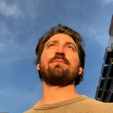 收听 GRO$、观看音乐视频、阅读小传、查看巡演日期等 ！