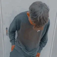 聆聽 daviid_328、觀看音樂影片、閱讀小傳、查看巡演日期等！