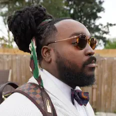 Ouve Vikk, vê vídeos de música, lê a biografia, vê as datas da digressão e muito mais!