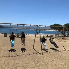 Mom Cars을(를) 듣고, 뮤직 비디오를 보고, 약력을 읽고, 투어 일정 등을 확인하세요!