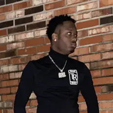 Poslechněte si interpreta BallBaby, sledujte hudební videa, přečtěte si životopis, podívejte se na data turné a další informace.