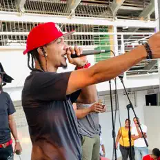 Kapiro 6 Letraa을(를) 듣고, 뮤직 비디오를 보고, 약력을 읽고, 투어 일정 등을 확인하세요!