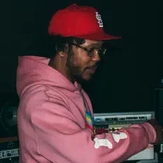 Escucha a S¡AH, mira videos musicales, lee su biografía, consulta las fechas de las gira y más.