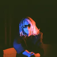 Luister naar undefined, bekijk muziekvideo's, lees de bio, bekijk de tourdata, en meer!