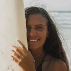 Ακούστε περιεχόμενο από Melody Mueck, παρακολουθήστε μουσικά βίντεο, διαβάστε το βιογραφικό, δείτε ημερομηνίες περιοδείας, και πολλά ακόμη!